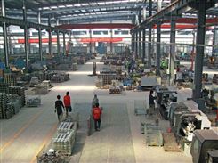 上：泉阀门kok体育亚特兰大生产车间内一派繁忙景象