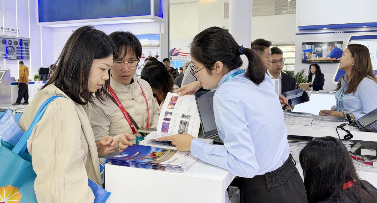 熱成像 + AI 亮相北京石油展，Raythink 燧石構建石化安全新生態