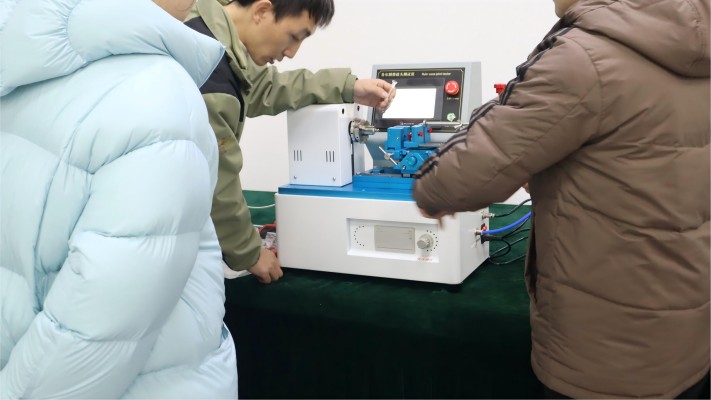 魯爾圓錐接頭多功能測試儀：上海XX公司到訪上海程斯考察設備，共探新機遇