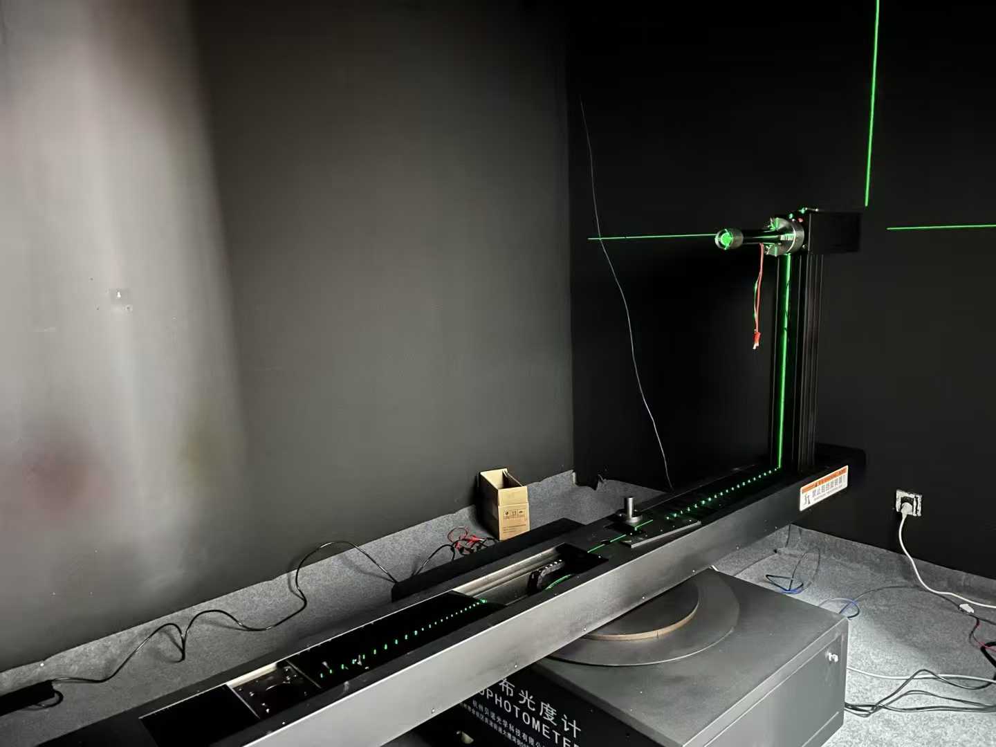 双臂暗室设备安装调试完毕～